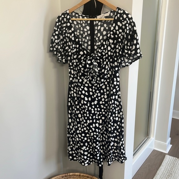 Dress - Picture 1 of 2